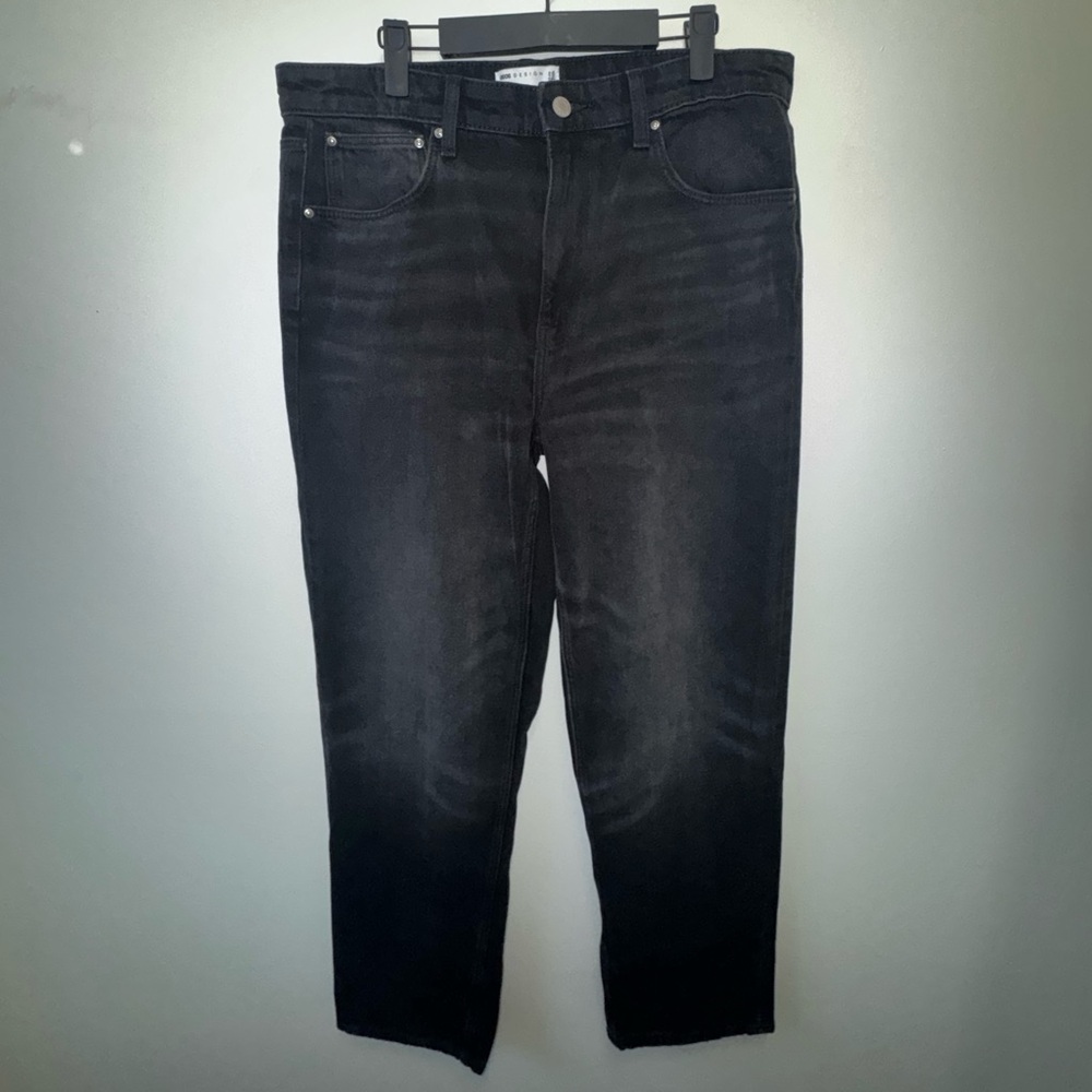 Men's Black Tapered Jeans